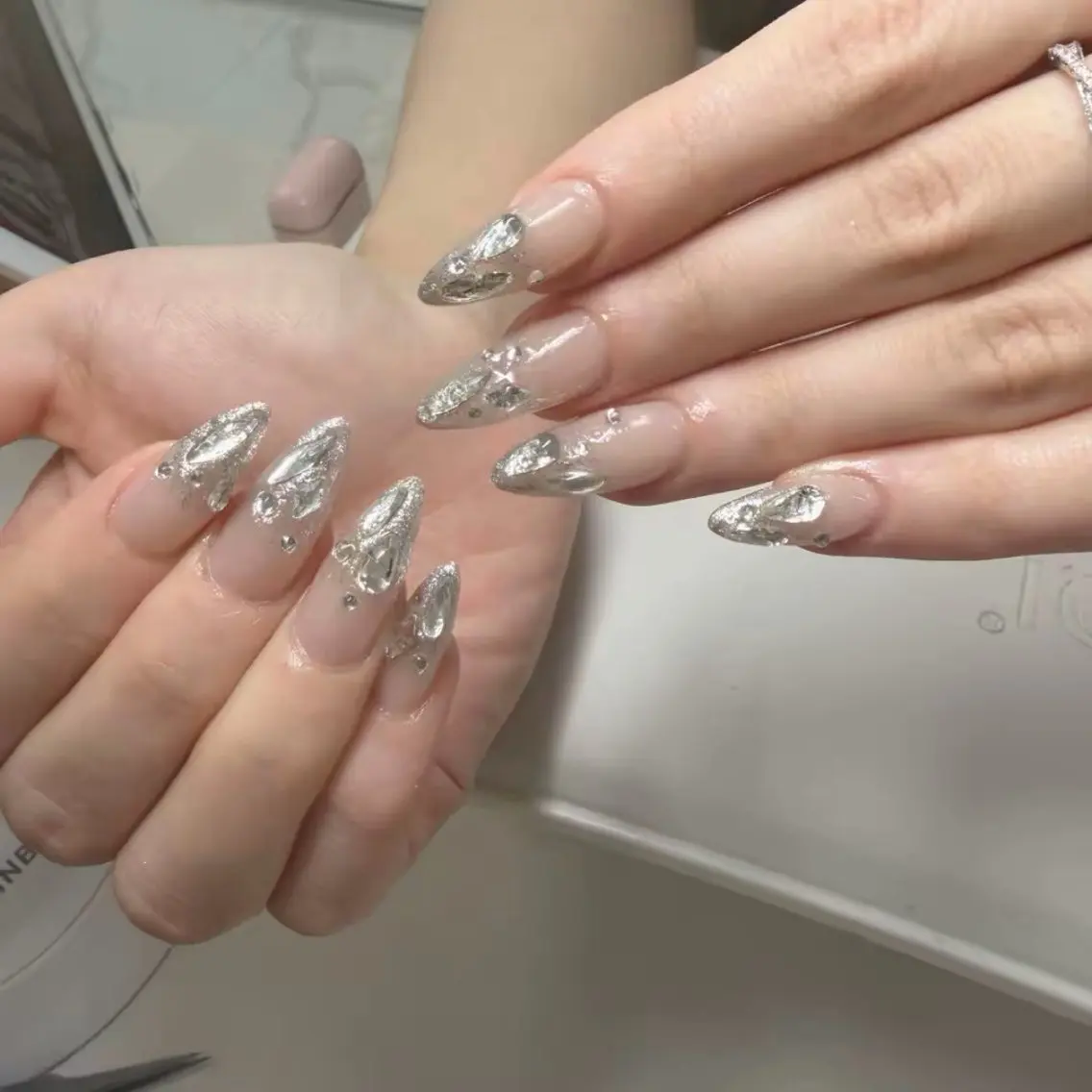 ネイル ハンドネイル Luna Gladeのネイルデザイン