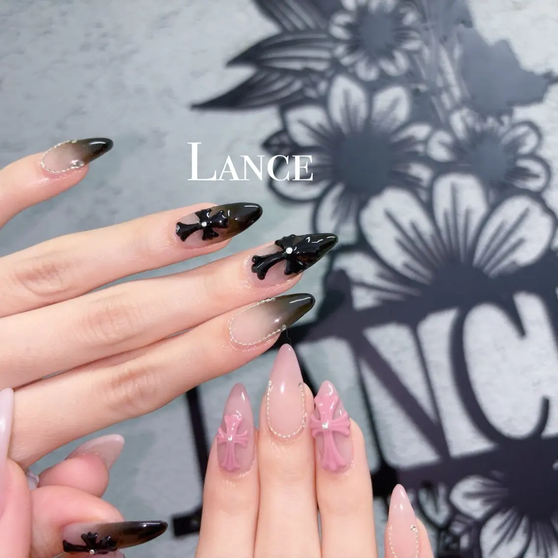 ネイル オーロラネイル フットネイル フレンチネイル ガラスフレンチ 氷ネイル・うるうるネイル ハンドネイル Lance nailのネイルデザイン