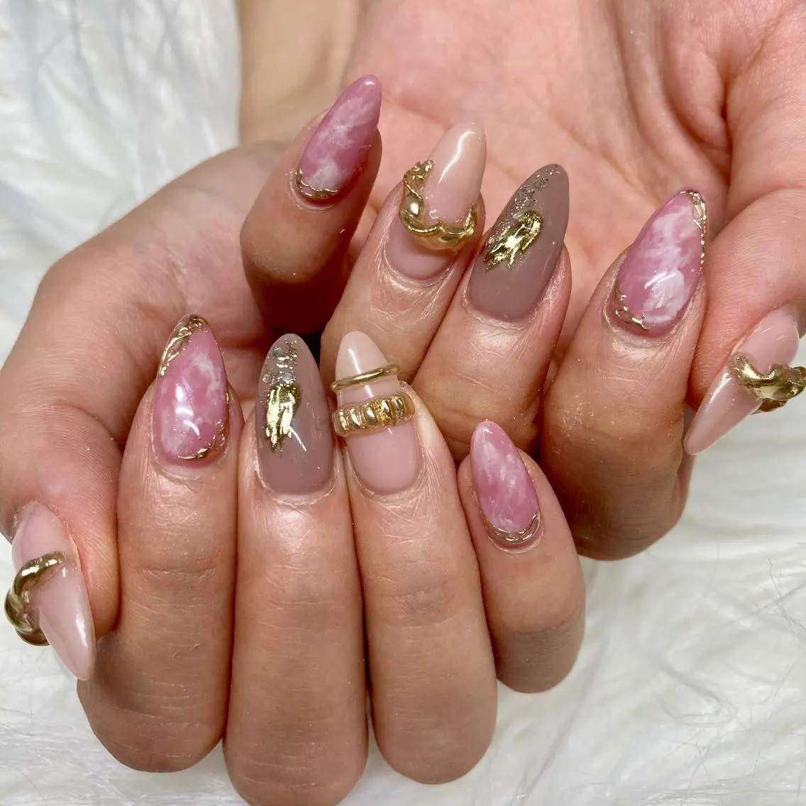 ミディアム ネイル Y. Sのネイルデザイン