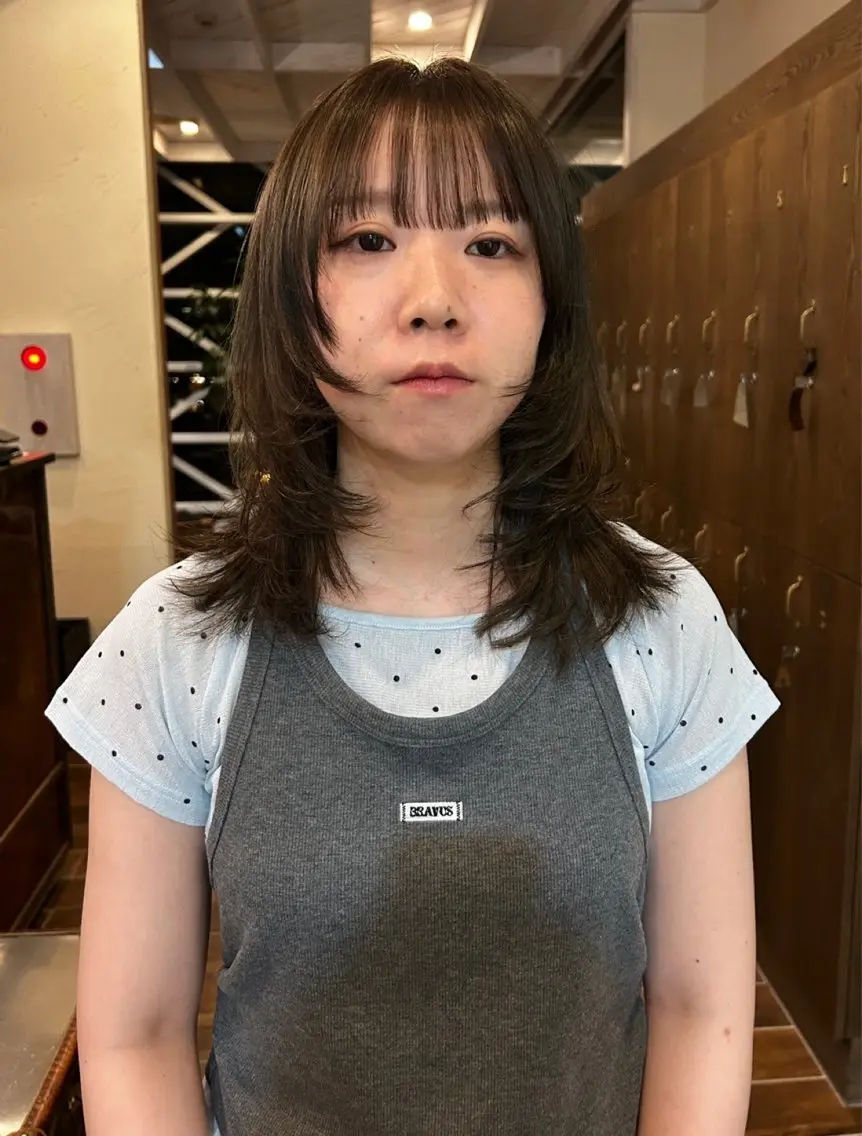 ミディアム カラー ミディアムパーマ 髪質改善 韓国風ヘア 縮毛矯正 カット ヘアカラー 西 優衣奈のヘアスタイル