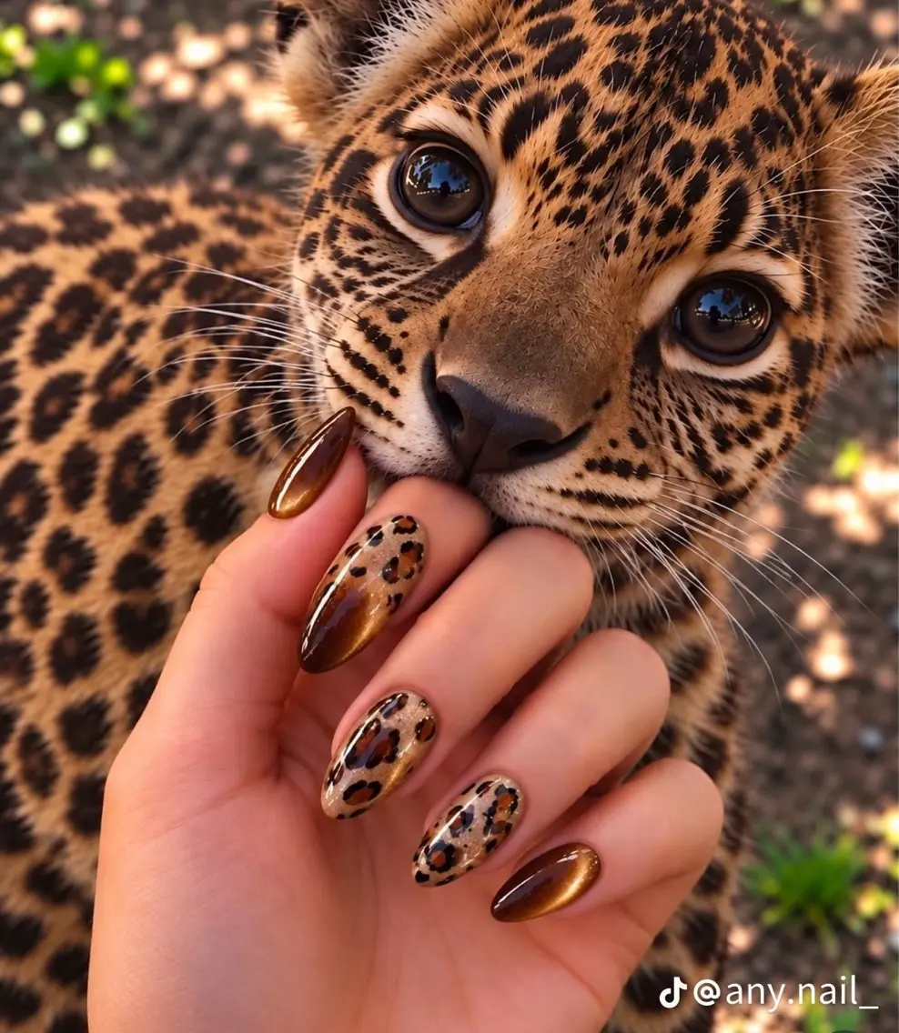 ネイル アートネイル ボルドー フレンチネイル ジェルネイル 氷ネイル・うるうるネイル ハンドネイル Yuki Nailsalonのネイルデザイン