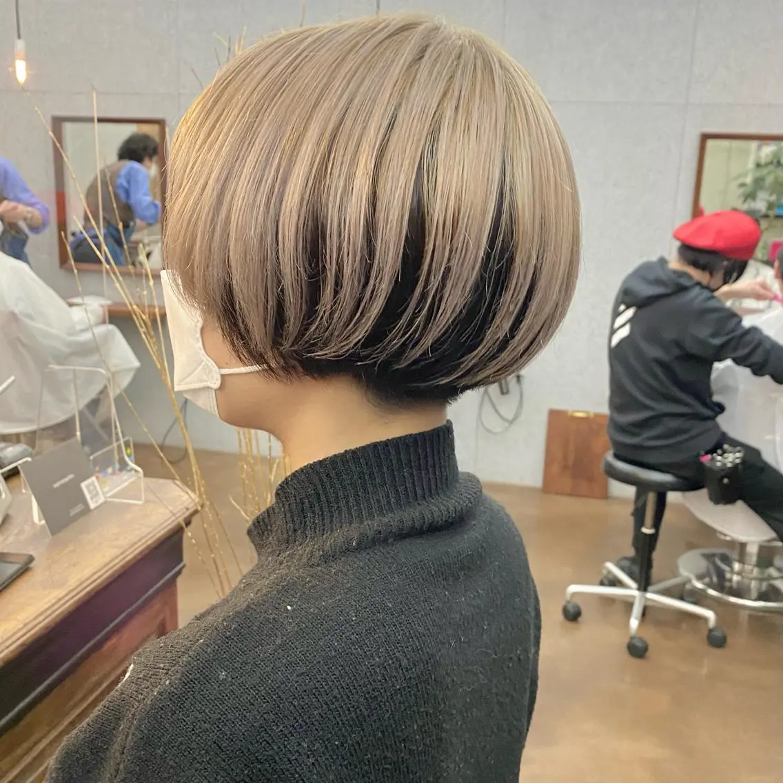 ショート カラー グレージュ ハイトーン/デザイン hirokiのヘアスタイル