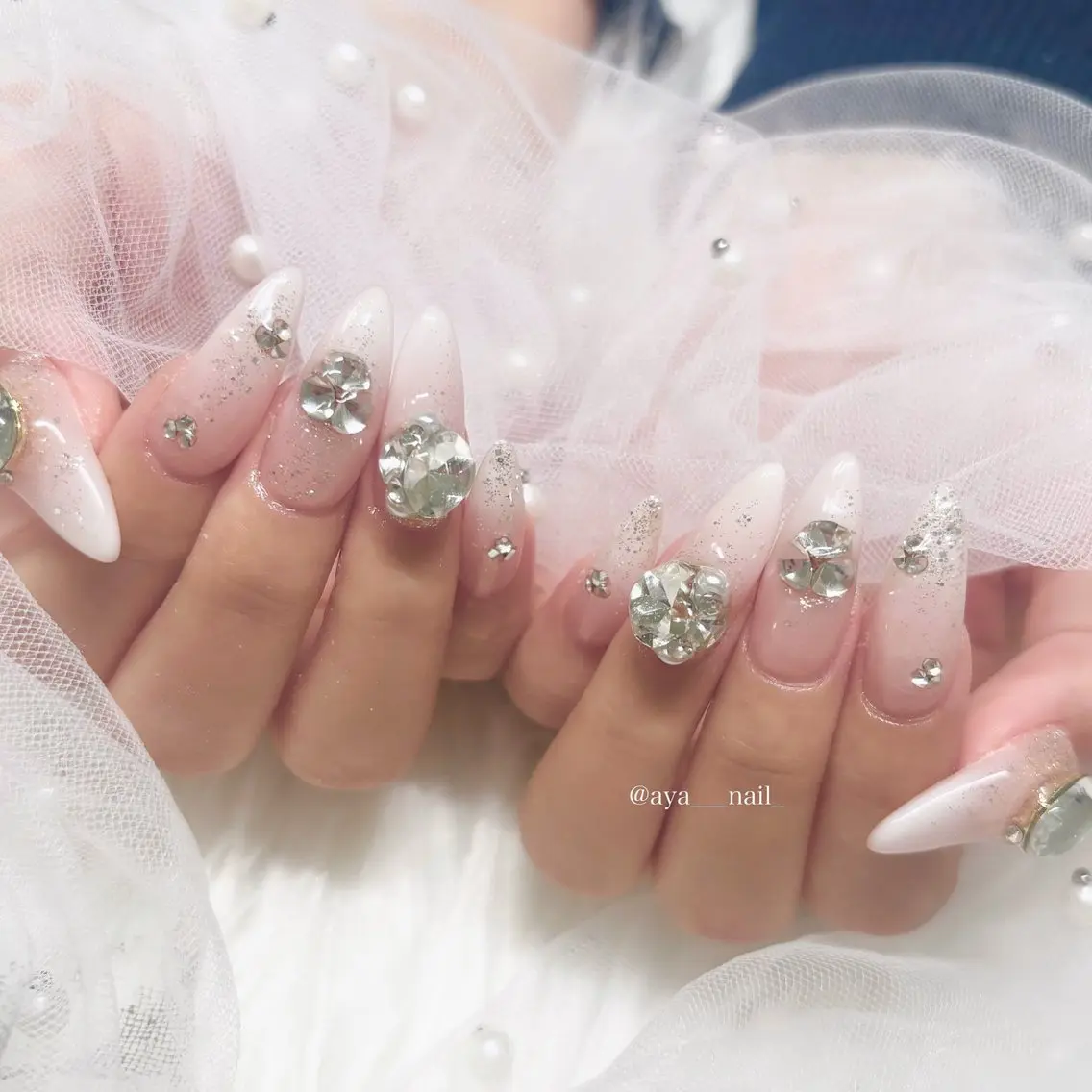 ネイル Roi ayanaのネイルデザイン