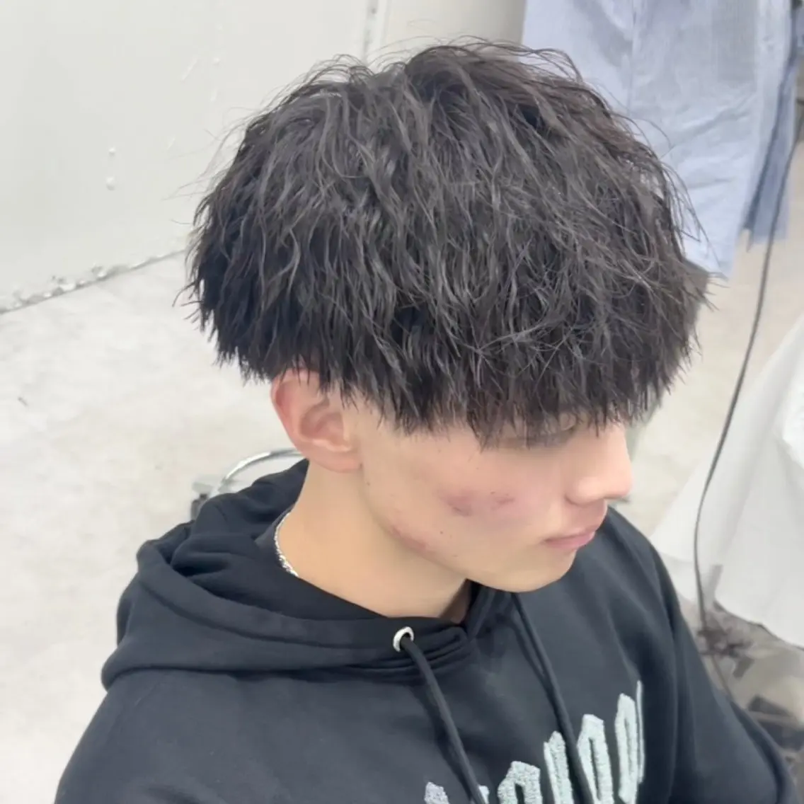 パーマ メンズ 曲がる縮毛矯正 LIBER 岩名のヘアスタイル