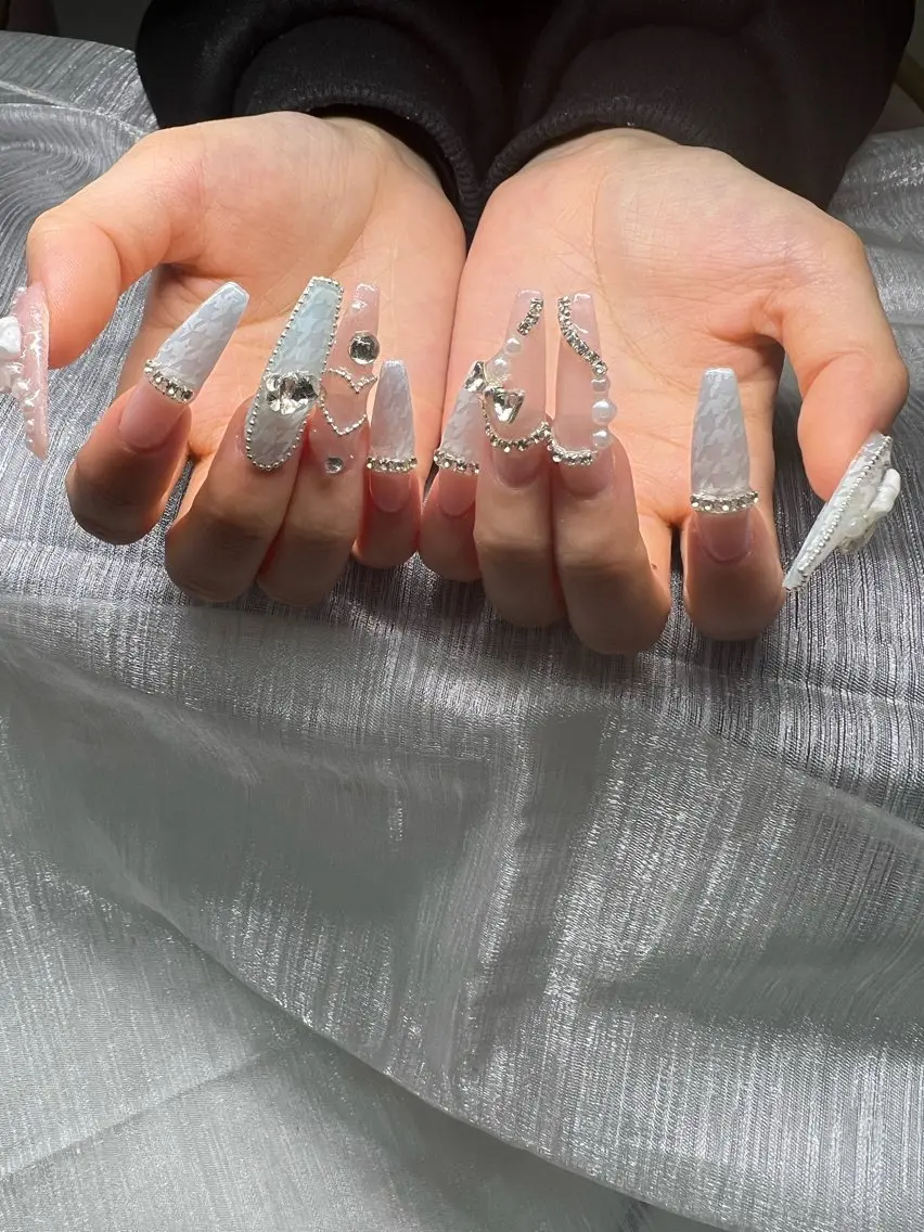 ネイル オーロラネイル チークネイル 長さ出し フットネイル フレンチネイル ハンドネイル Lee Nailsのネイルデザイン