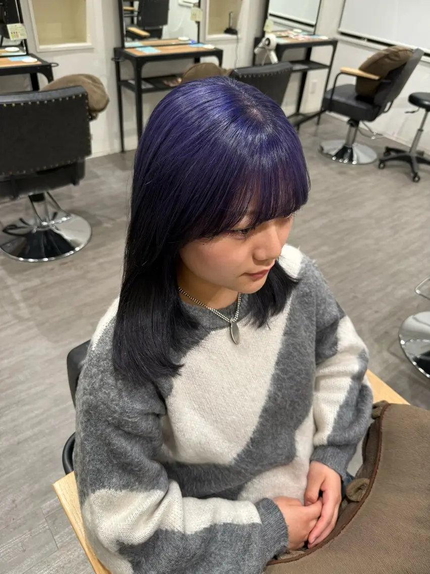ミディアム カラー ダークグレー ラベンダーカラー カット ヘアカラー トリートメント 艶髪レイヤー上田 紗也🇰🇷💗のヘアスタイル