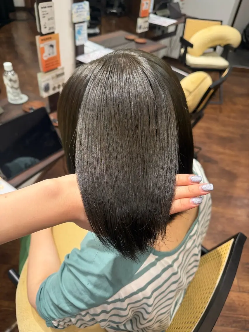 ショート カラー グレージュ オリーブグレージュ オリーブグレー トリートメント ヘアカラー 市川 由那のヘアスタイル