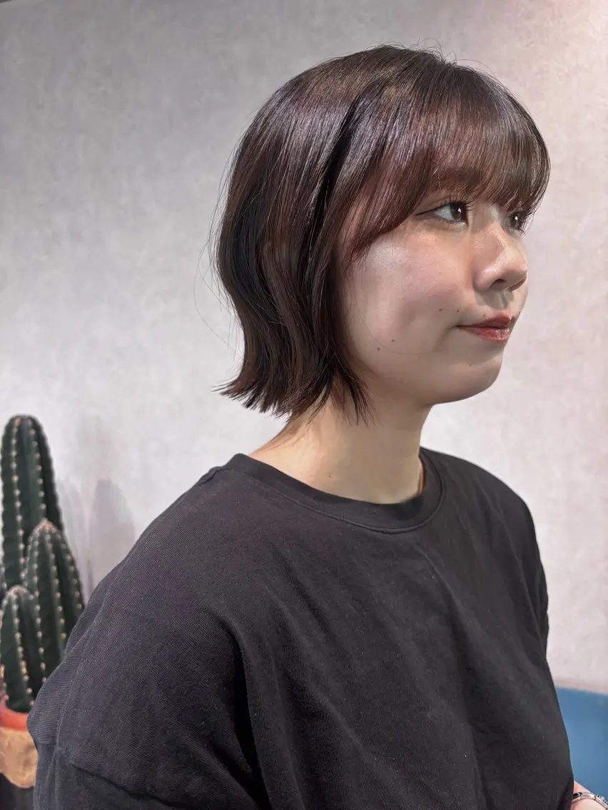 ミディアム カラー ヘアアレンジ 切りっぱなしボブ ブリーチ ダブルカラー イヤリングカラー ハイライトカラー カット iona/ハイトーン /ネイルのネイルデザイン
