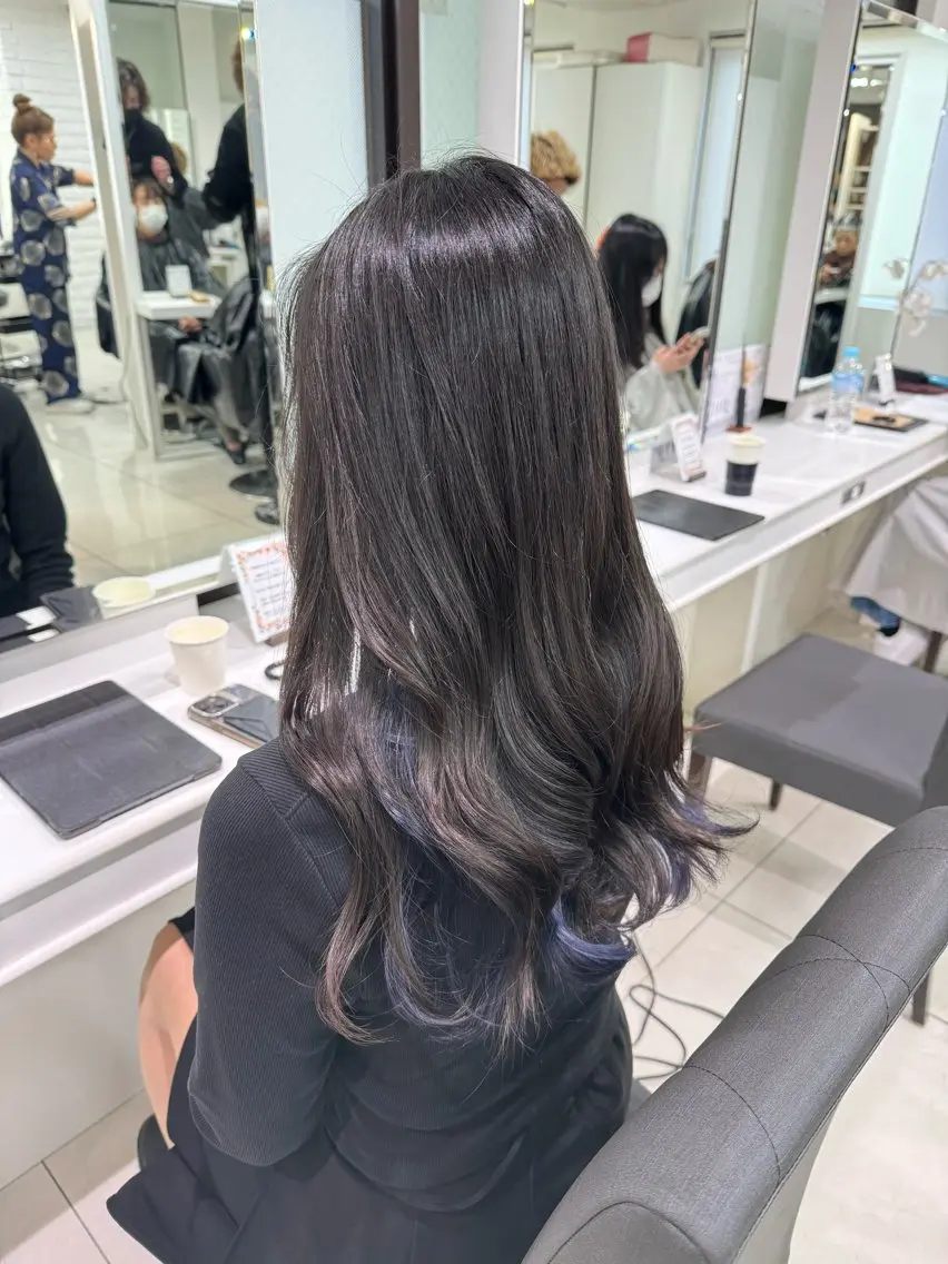 ロング カラー ブリーチ ブルーカラー イルミナカラー インナーカラー ネイビーカラー カット ヘアカラー トリートメント 【髪質改善】 kasumi🌷🌷のヘアスタイル