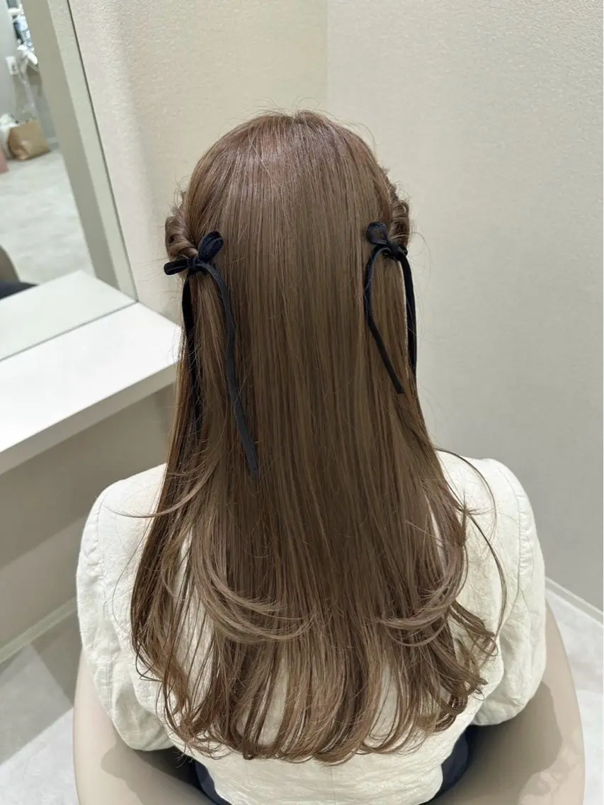 ロング カラー MIYU透明感カラー ブリーチなしWカラーのヘアスタイル