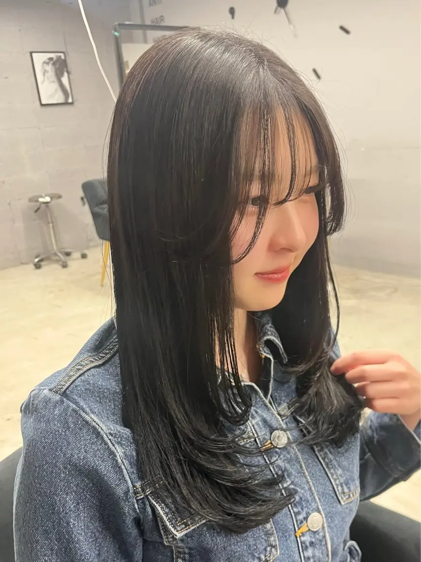 セミロング カット 盛れる透けカラー🎀 似合わせ/uiのヘアスタイル
