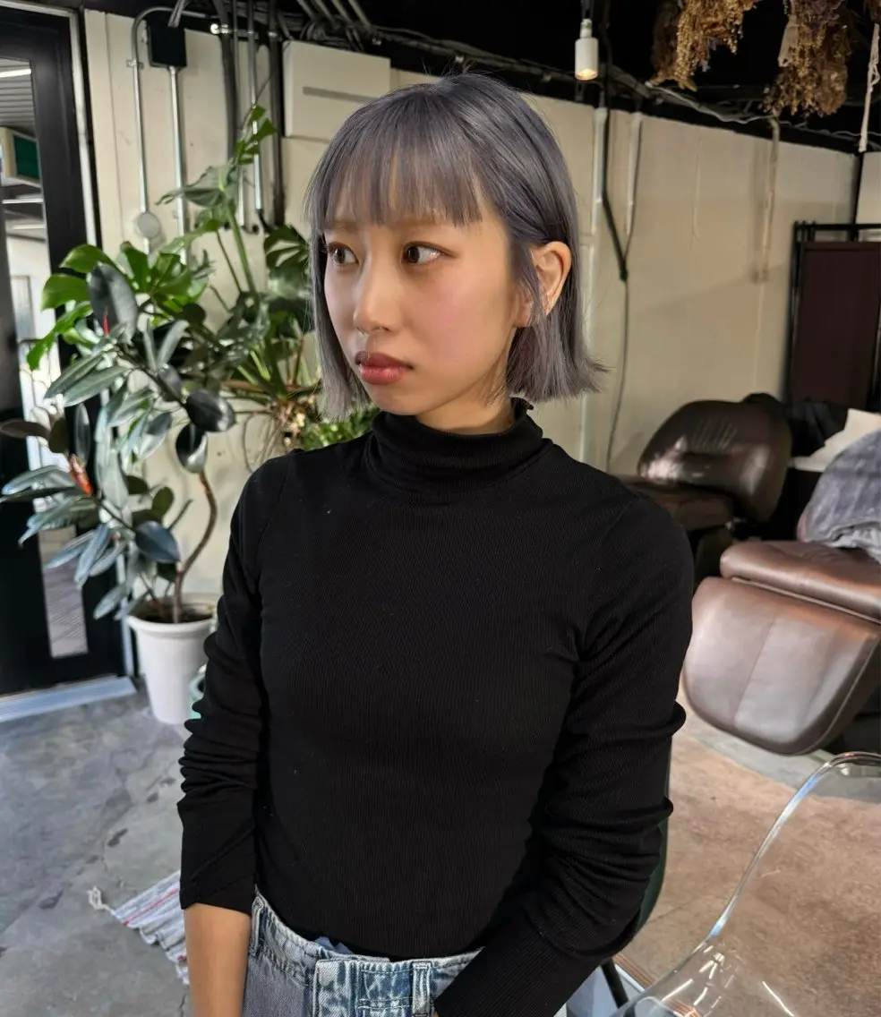 ミディアム カラー ブリーチ グレージュ ヘアカラー 岩田 良/ブリーチカラーのヘアスタイル
