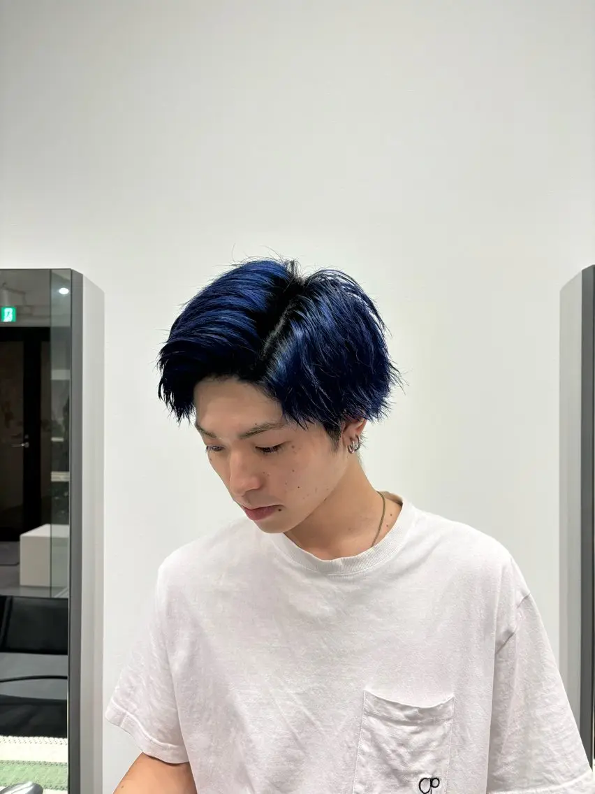 ショート カラー メンズ 松崎 真衣のヘアスタイル