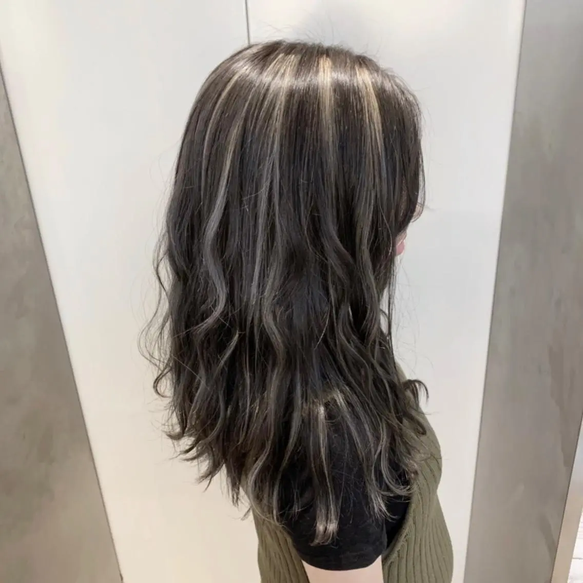 セミロング カラー ハイライトカラー ハイライト 天野 利咲のヘアスタイル