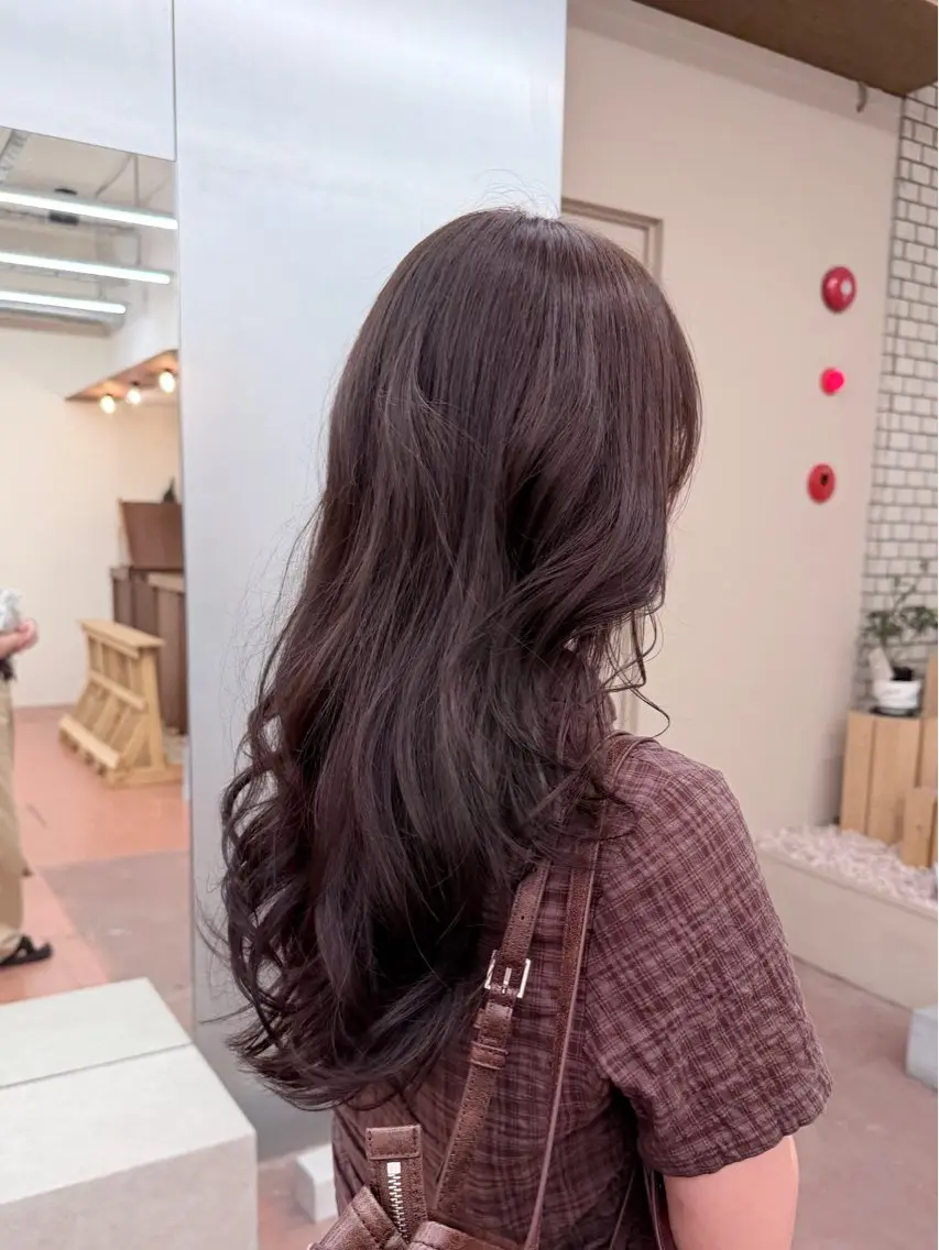 ロング カラー 坪井 心音のヘアスタイル