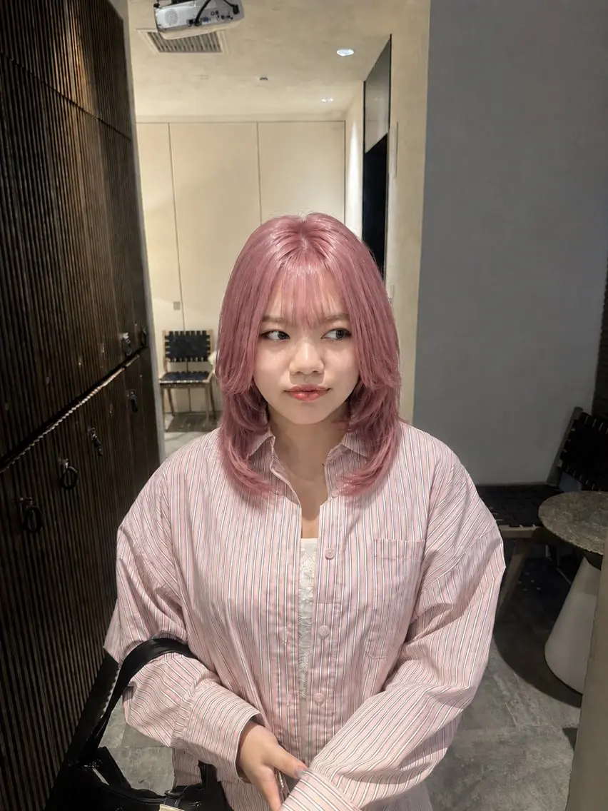 セミロング 顔周りカット 韓国風ヘア レイヤーカット カット ヘアカラー 渋谷/切りっぱなし レイヤー/ブリーチのヘアスタイル