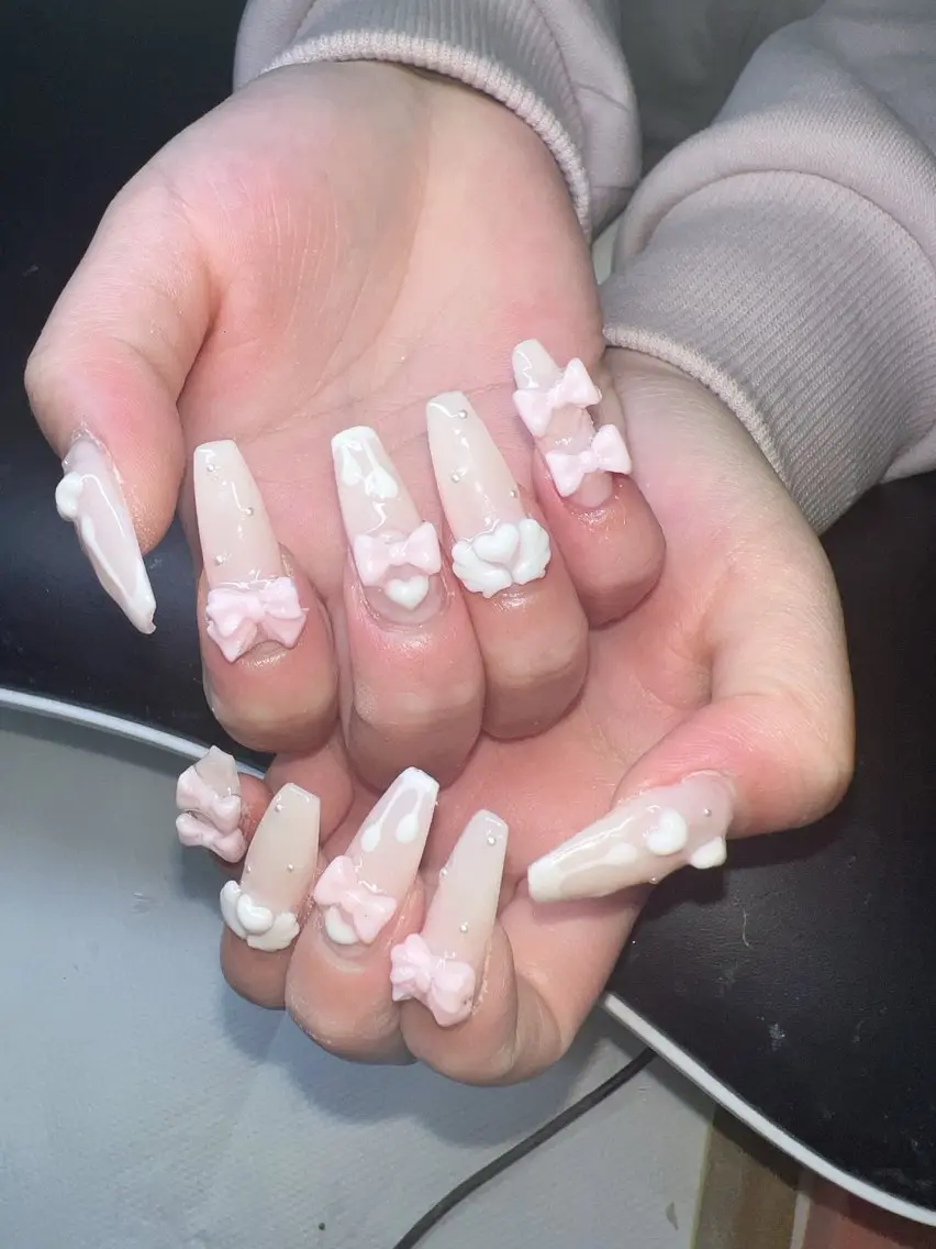 ネイル オーロラネイル チークネイル 長さ出し フットネイル フレンチネイル Lee Nailsのネイルデザイン