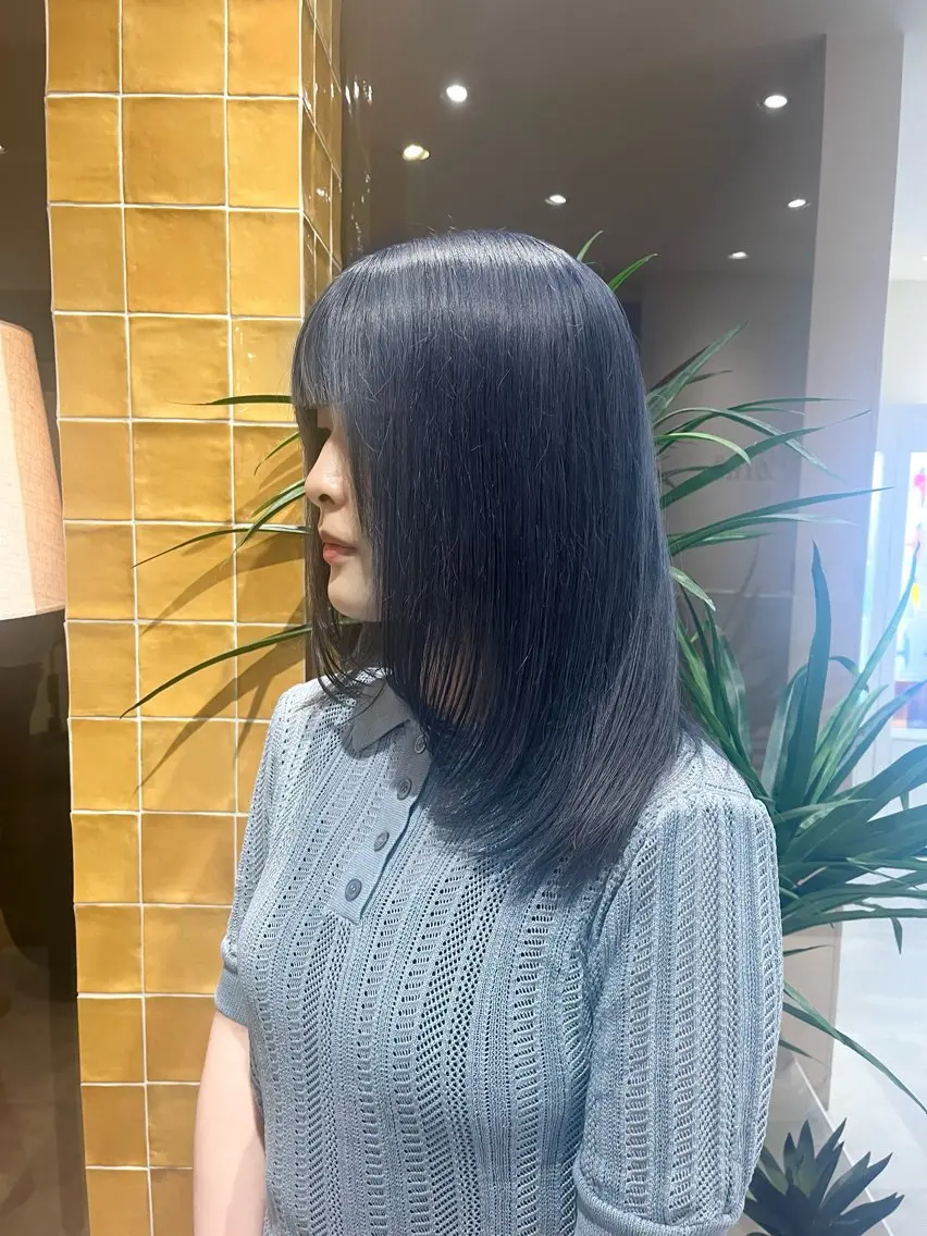 セミロング カラー ブリーチ ブルーカラー 透明感カラー ヘアカラー トリートメント ﾚｲﾔｰ🩵透明感 ೀユイ🌙のヘアスタイル