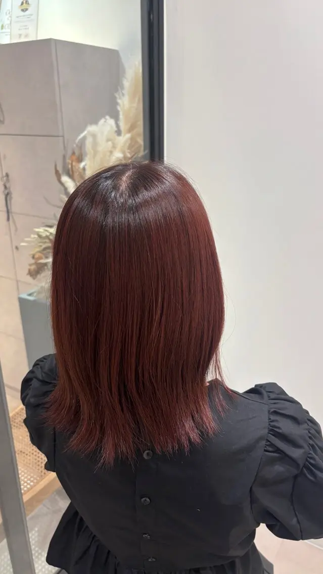 カラー ボルドーカラー レッドカラー カット ヘアカラー トリートメント RAD心斎橋🎀 透明感カラーリコ🫧のヘアスタイル