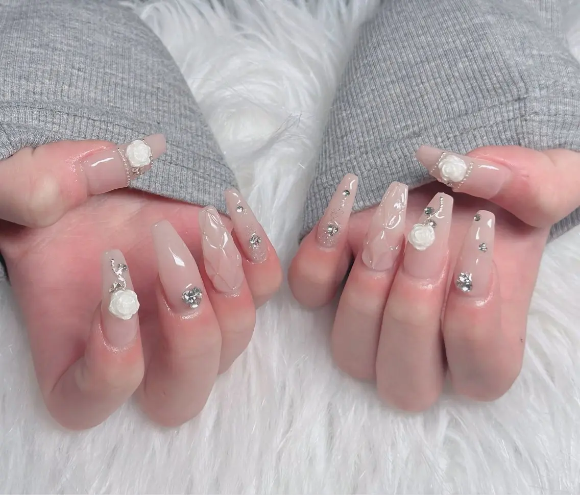 ネイル オーロラネイル フレンチネイル ジェルネイル ハロウィン キラキラネイル ハンドネイル H.baby Nail Salonのネイルデザイン