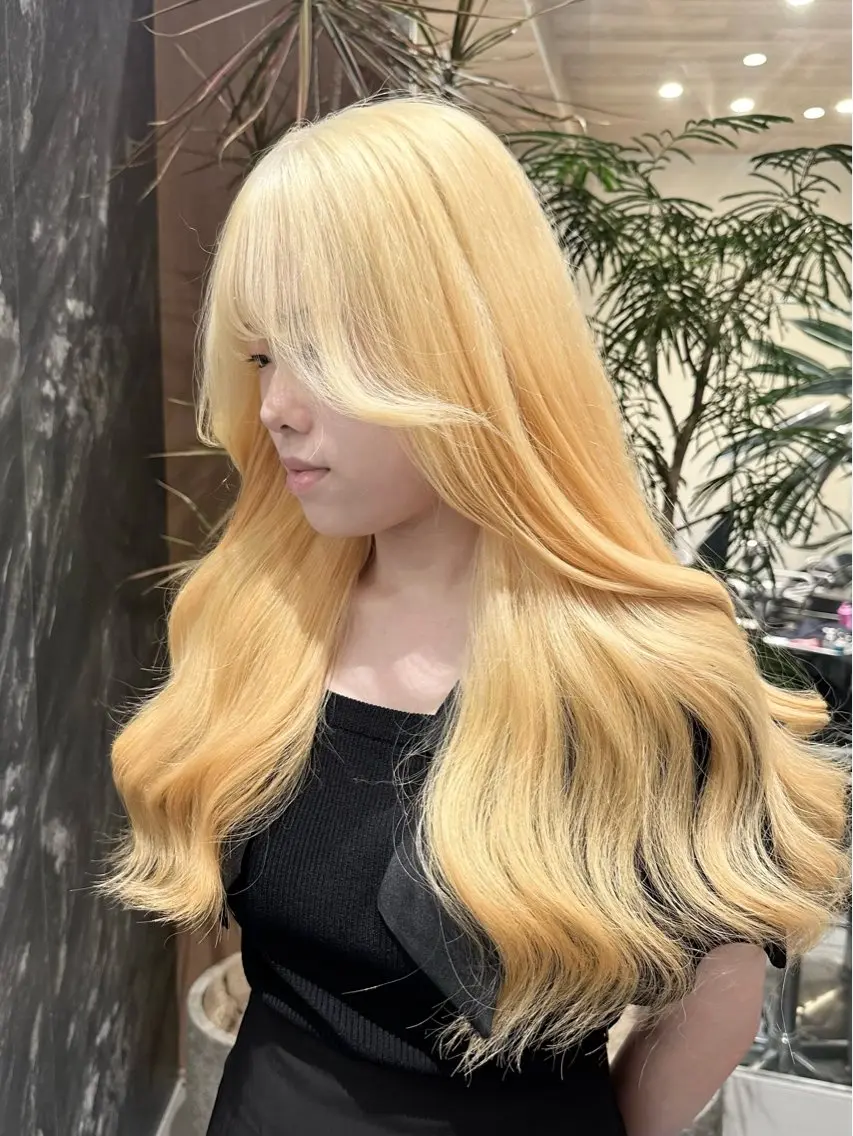 ロング カラー ブリーチ 抜きっぱなしブロンド ブロンド ヘアカラー トリートメント 💋ハイトーンデザイ ンヘア💋A'nyuのヘアスタイル