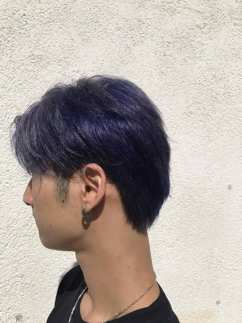 ショート パープルカラー 山崎 光瑠のヘアスタイル
