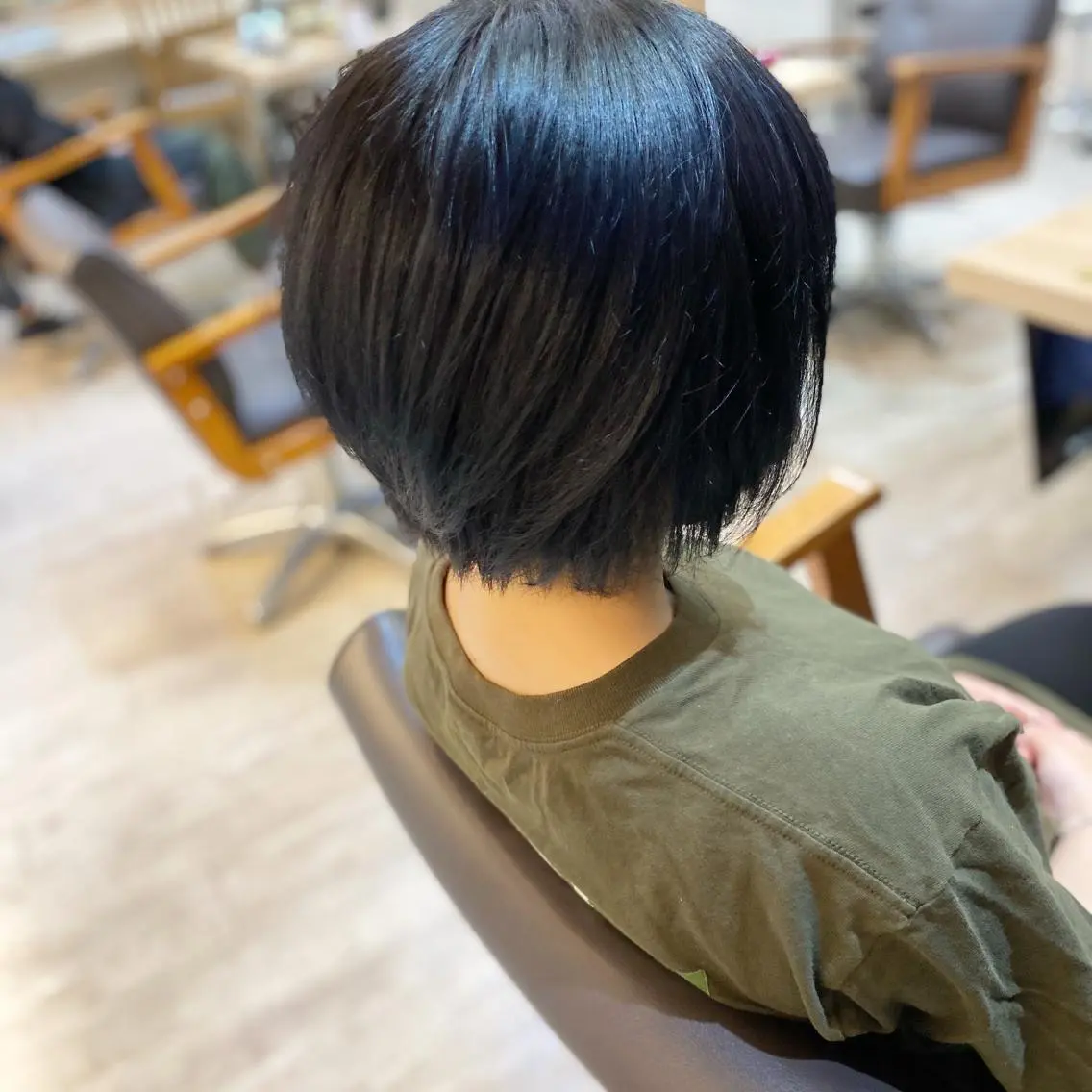 ショート カラー 黒髪 ブルーカラー ブルーブラック ヨシダ フミノリのヘアスタイル