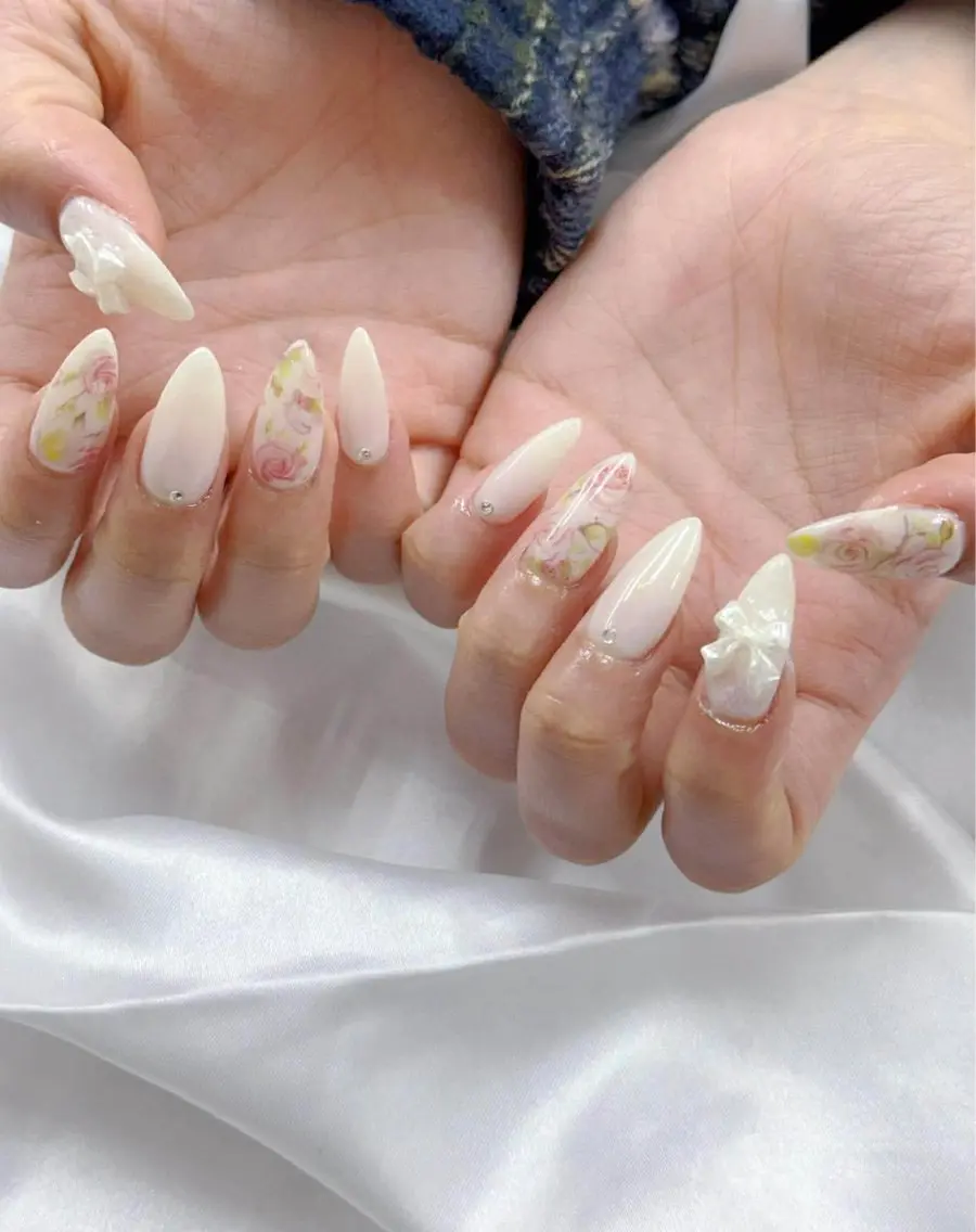 ネイル 桜ネイル フレンチネイル グラデーション 韓国ネイル マグネットネイル ハンドネイル ハンドケア Hara Nail 【持ち込みOK】のネイルデザイン
