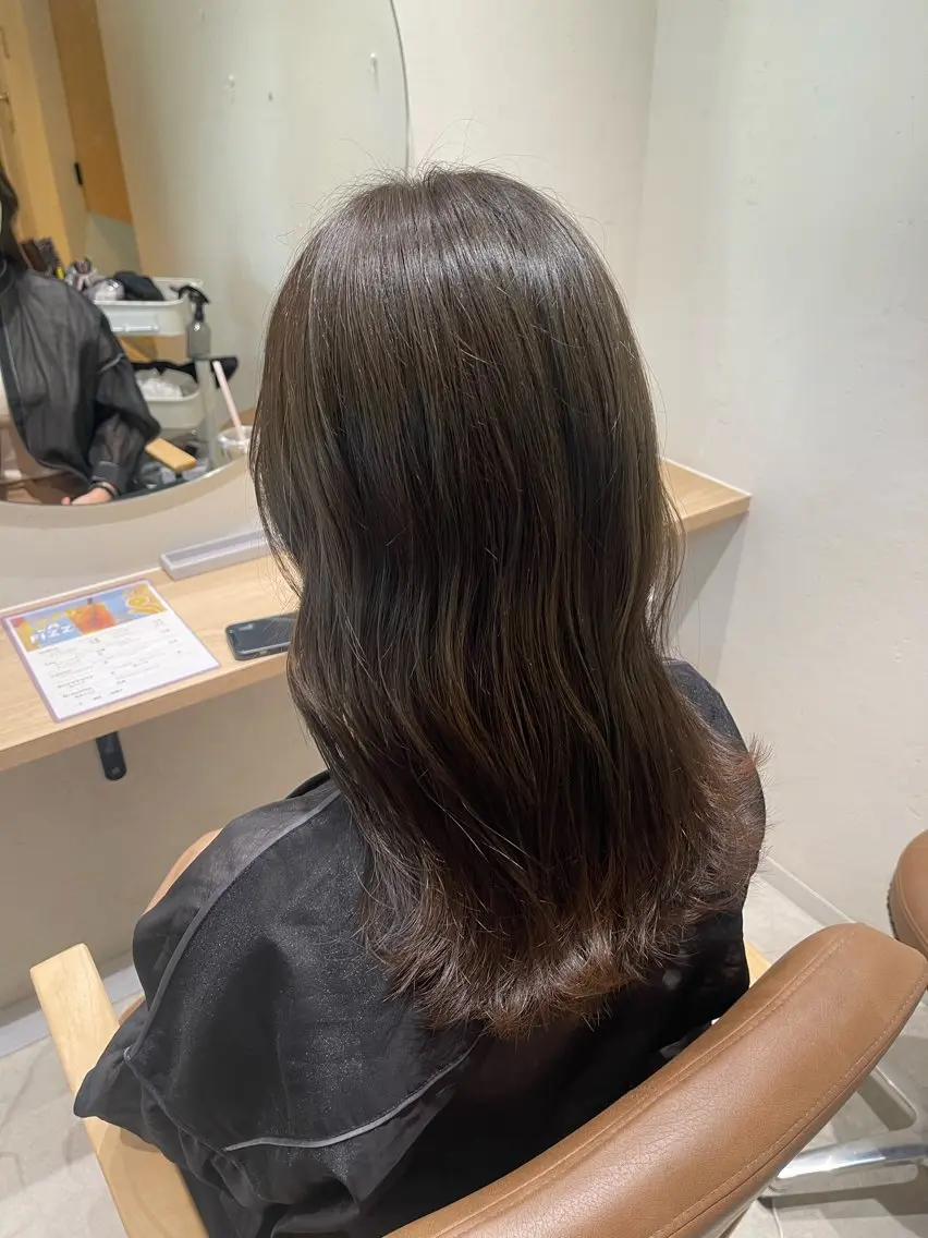 セミロング カラー カット ヘアカラー トリートメント 阪倉 美玲のヘアスタイル