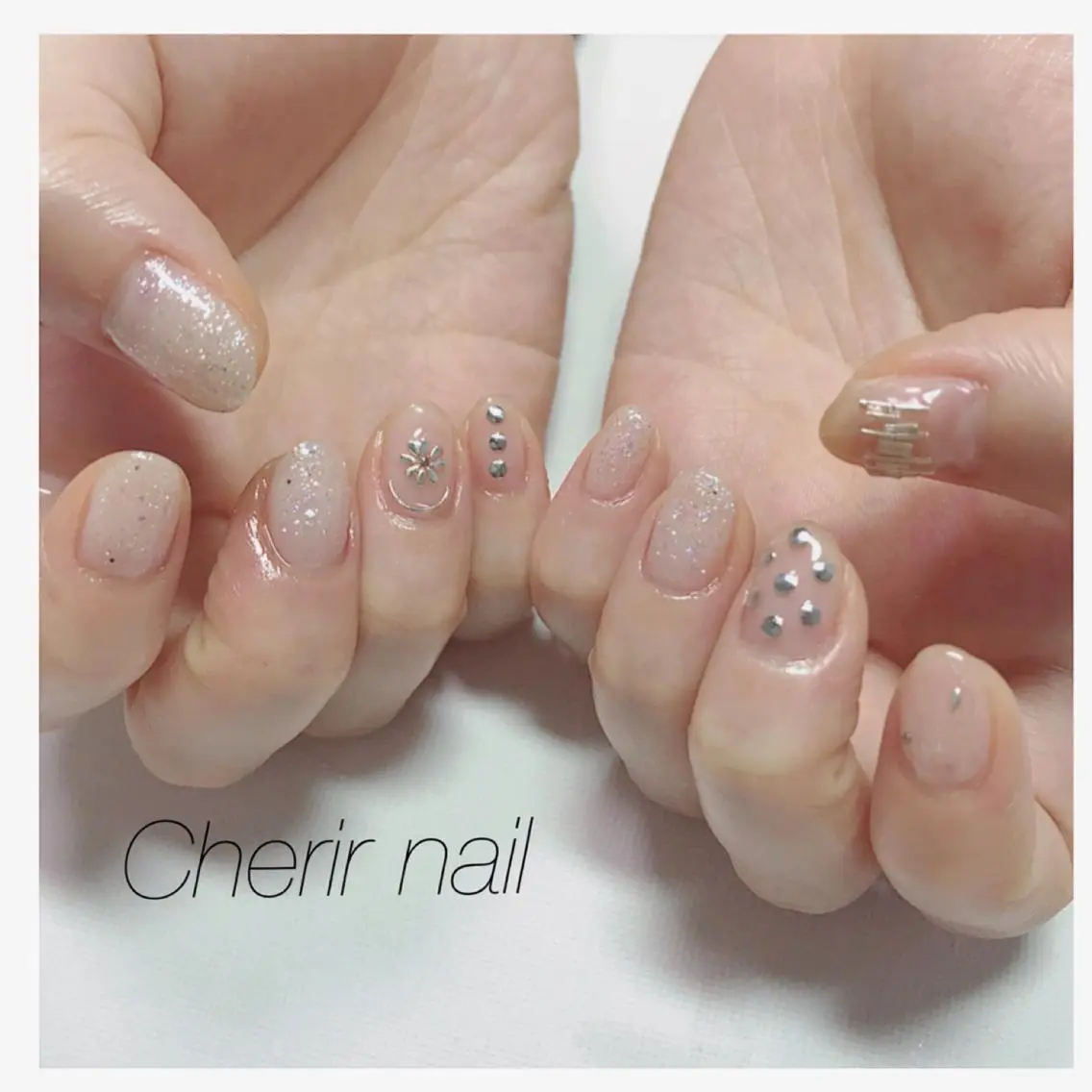 ネイル クリアネイル ラメ(グリッター) ニュアンスネイル ワンカラーネイル ショートネイル Cherirnail kaoriのネイルデザイン