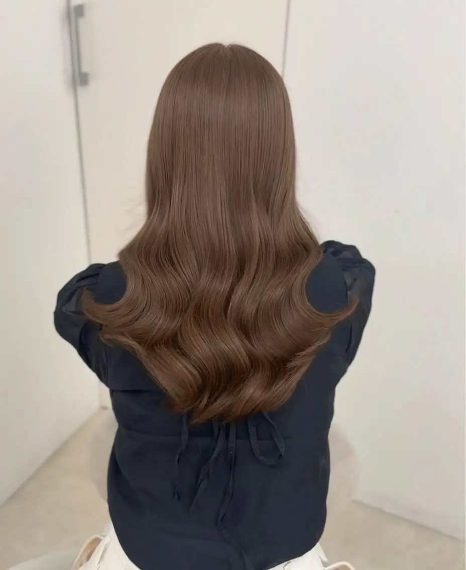 ロング カラー miyuu/ベージュ ブリーチなしWカラーのヘアスタイル