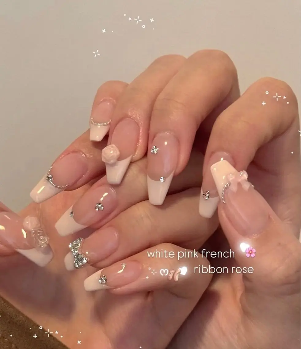 ネイル オーロラネイル 韓国ネイル マグネットネイル リボン ハンドネイル Yuri.nail studioのネイルデザイン