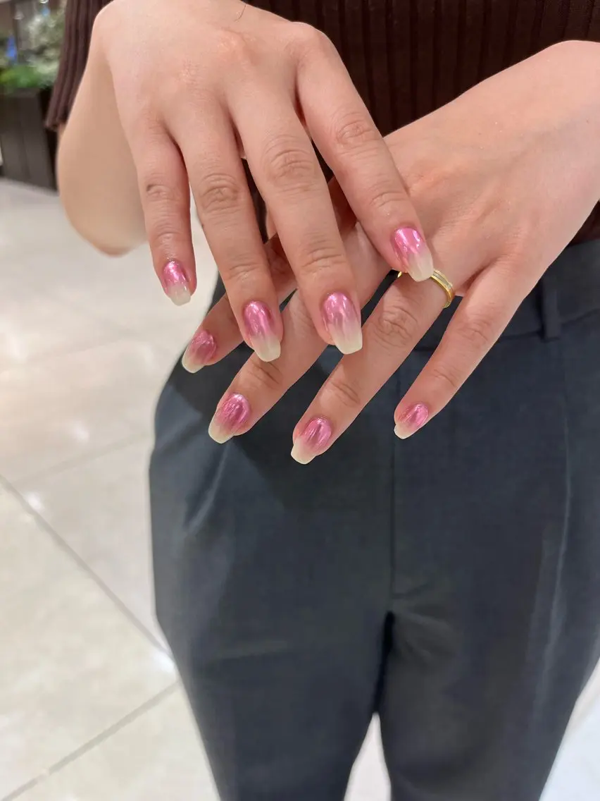 ネイル グラデーション ミラーネイル 持ち込み ピンク manami プルミエール錦糸町店のネイルデザイン
