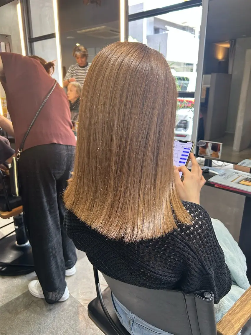 セミロング カラー ヘアカラー トリートメント 艶カラー/ベージュ/ ショート/安岡哲兵のヘアスタイル