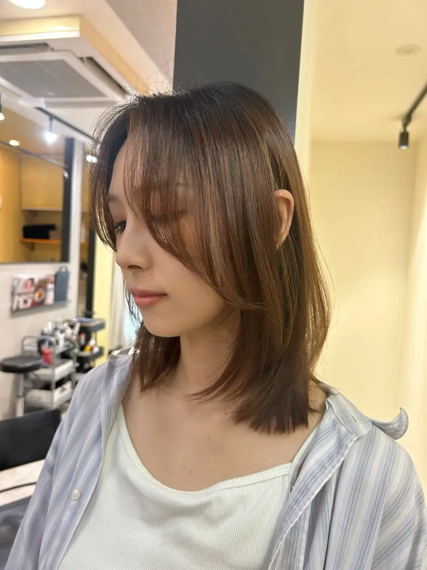 ミディアム カラー ミディアムレイヤー レイヤーカット hubhair レイヤー/透明感のヘアスタイル