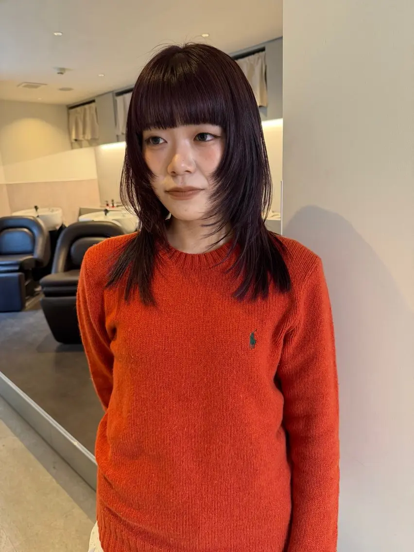 ミディアム カラー くびれヘア 顔まわりレイヤー ハッシュカット ハイレイヤー ヨシンモリ カット ヘアカラー トリートメント MIU/ルーツカラー 顔まわりレイヤーのヘアスタイル