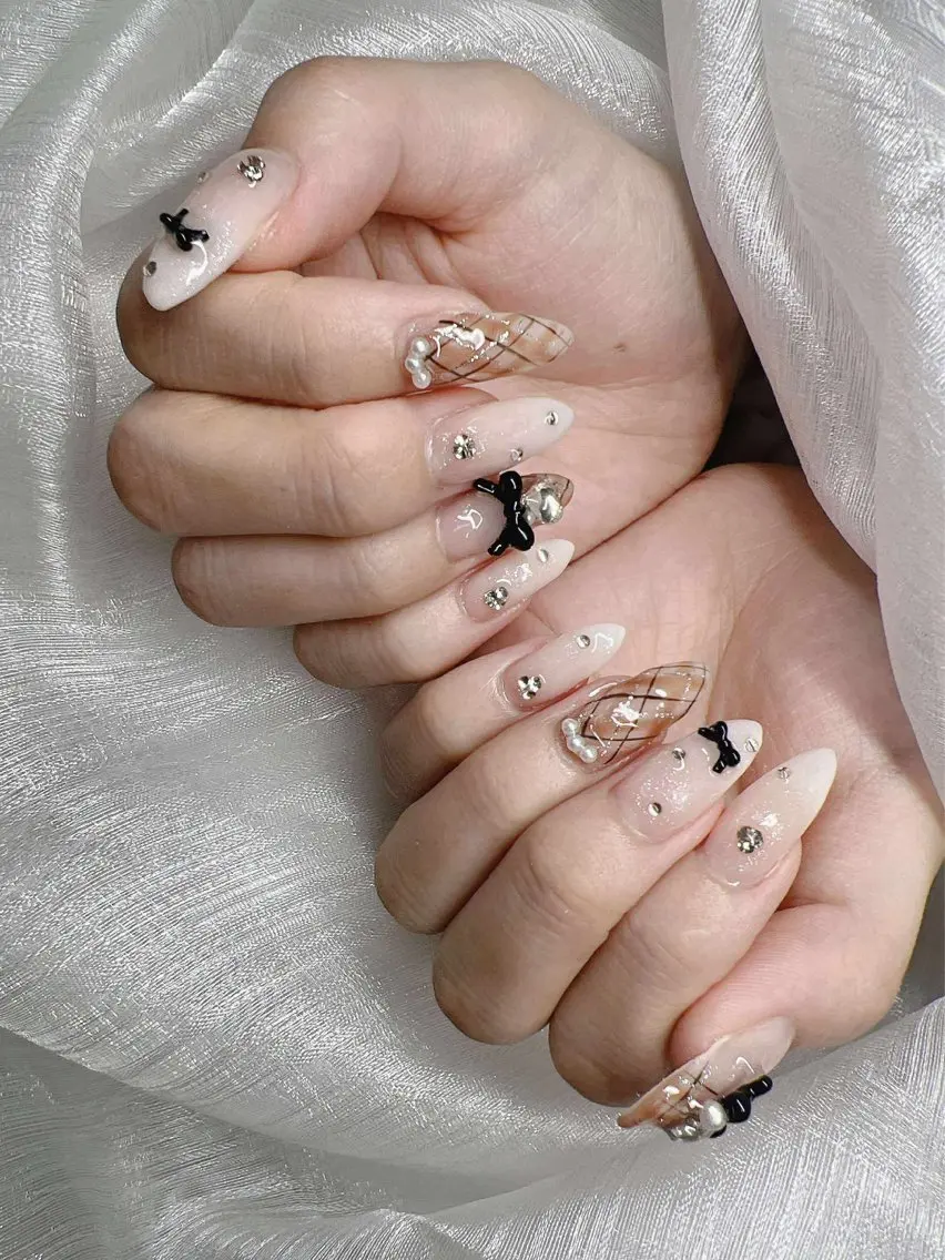 ネイル 長さ出し グラデーション 卒業式 キラキラネイル マグネットネイル ハンドネイル Lee Nailsのネイルデザイン