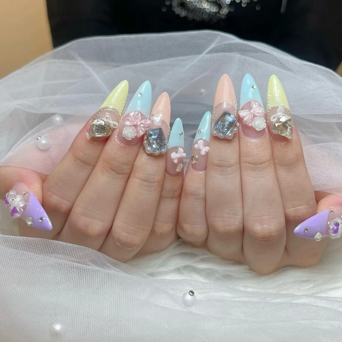 ネイル チークネイル ドット フットネイル フレンチネイル グラデーション ハンドネイル ハンドケア Nihonthy Nail 新宿のネイルデザイン