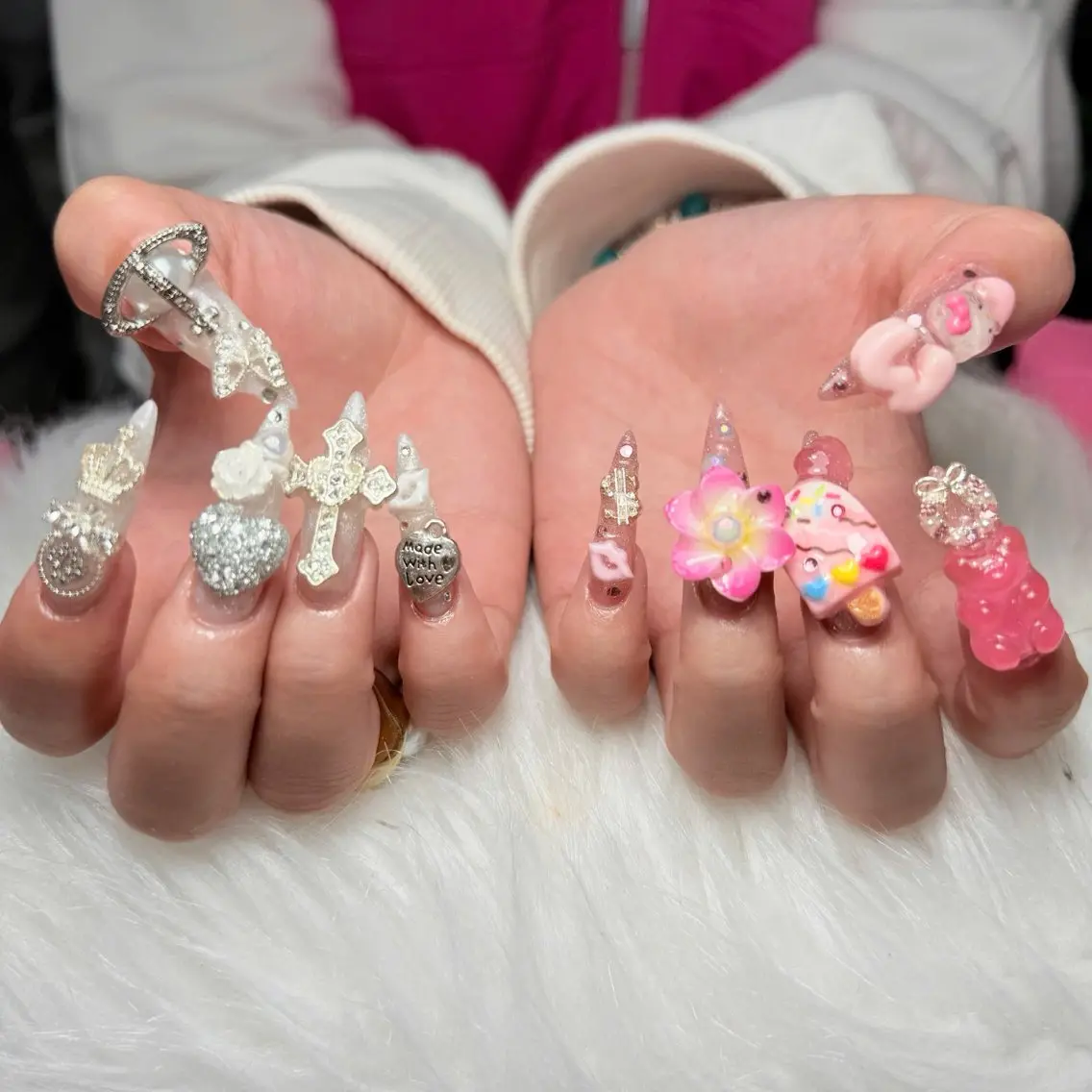 ネイル オーロラネイル 長さ出し フラッシュネイル フレンチネイル ジェルネイル Michi Nail Staffのネイルデザイン
