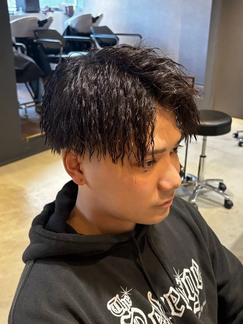 ショート パーマ メンズ メンズパーマ メンズツイストパーマ ツイストパーマ カット パーマ トリートメント パーマ職人DAIKI ツイスパ/波巻きのヘアスタイル