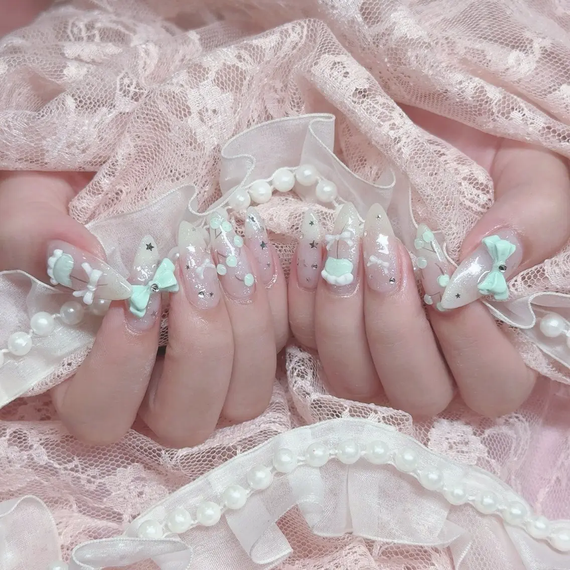 ネイル ジェルネイル グリーン 韓国ネイル ワンホンネイル ハンドネイル Nail lieNのネイルデザイン