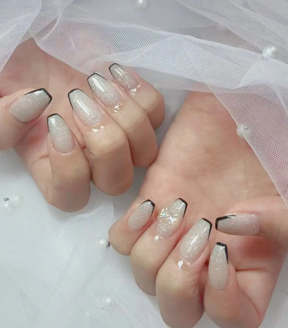 ネイル オーロラネイル 長さ出し フットネイル 韓国ネイル ラメ(グリッター) 👍thumbs up nail👍のネイルデザイン