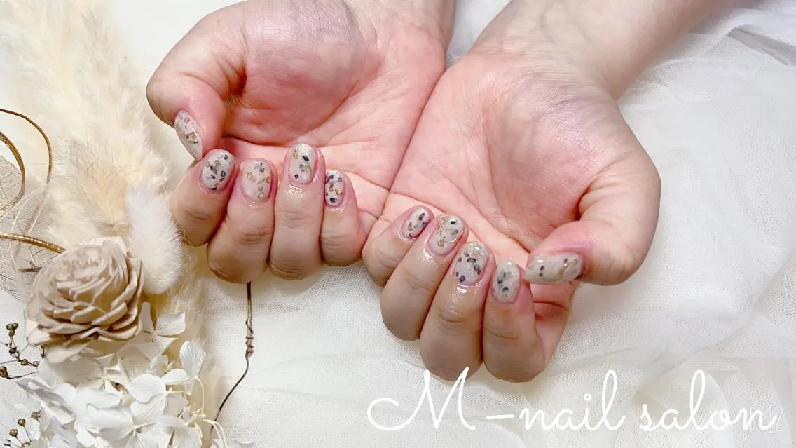 ネイル シンプルネイル M_ nail salonのネイルデザイン
