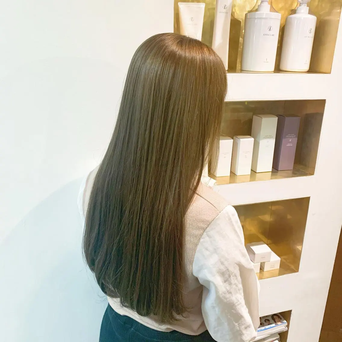 ロング カラー ベージュカラー 透明感カラー 谷澤 朋佳のヘアスタイル