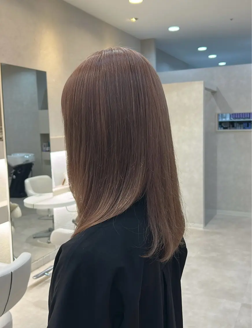 ミディアム カラー グレージュ ミルクティーグレージュ 鈴木 美音のヘアスタイル
