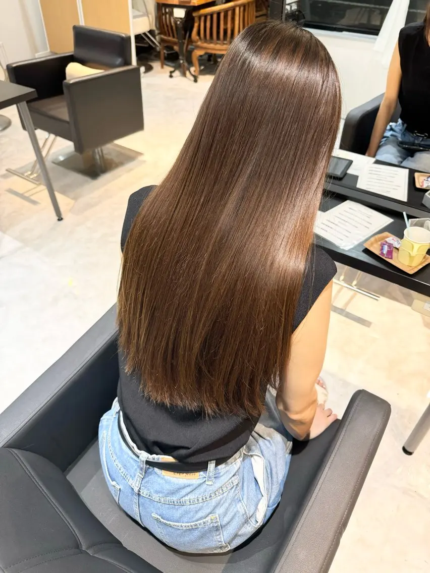 ロング 髪質改善ストレート オルメントのヘアスタイル