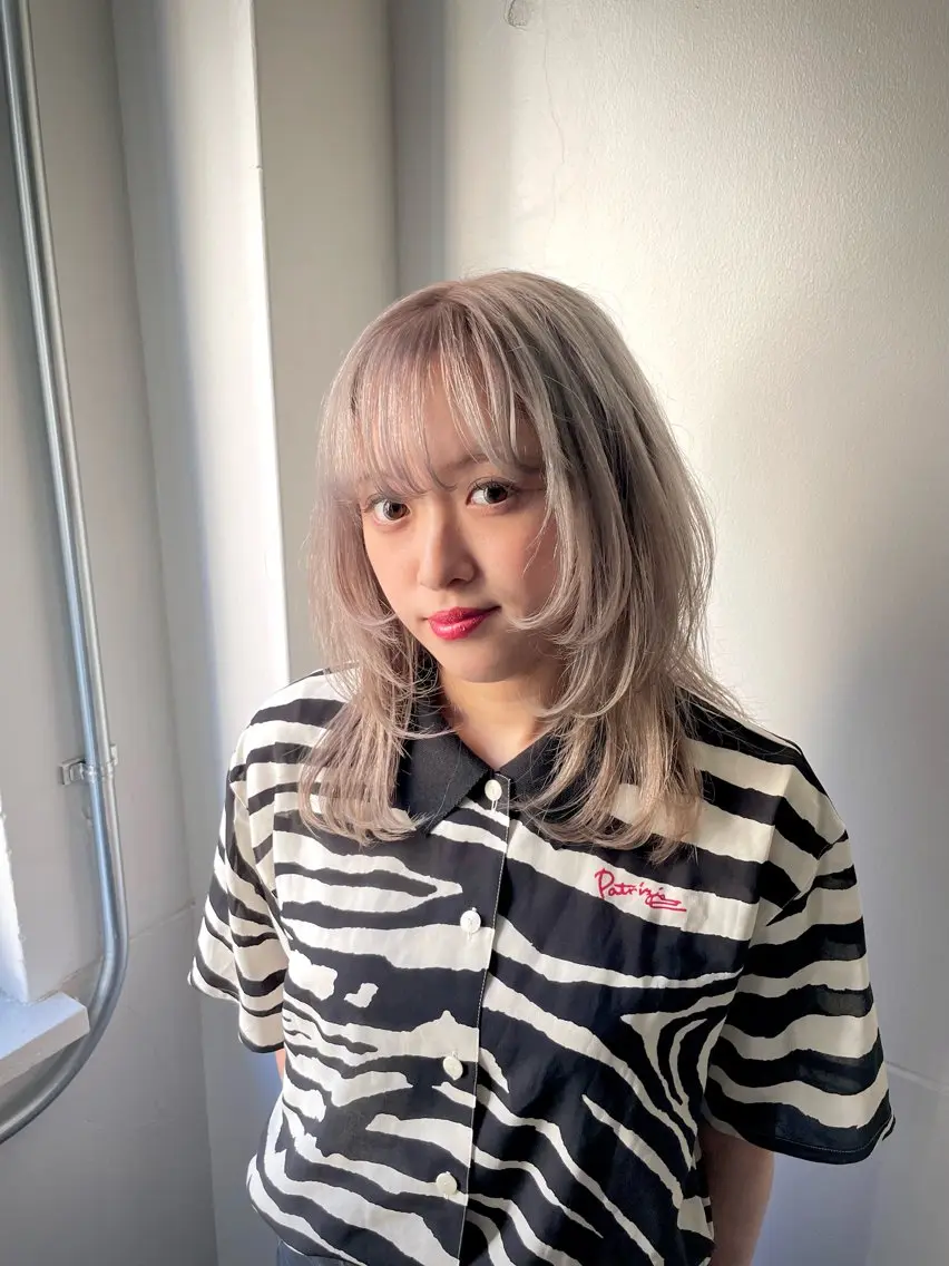 ミディアム カラー ブリーチ 神田 凜音のヘアスタイル