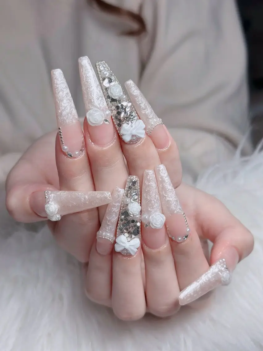 ネイル フレンチネイル ジェルネイル ハロウィン キラキラネイル 韓国ネイル H.baby Nail Salonのネイルデザイン