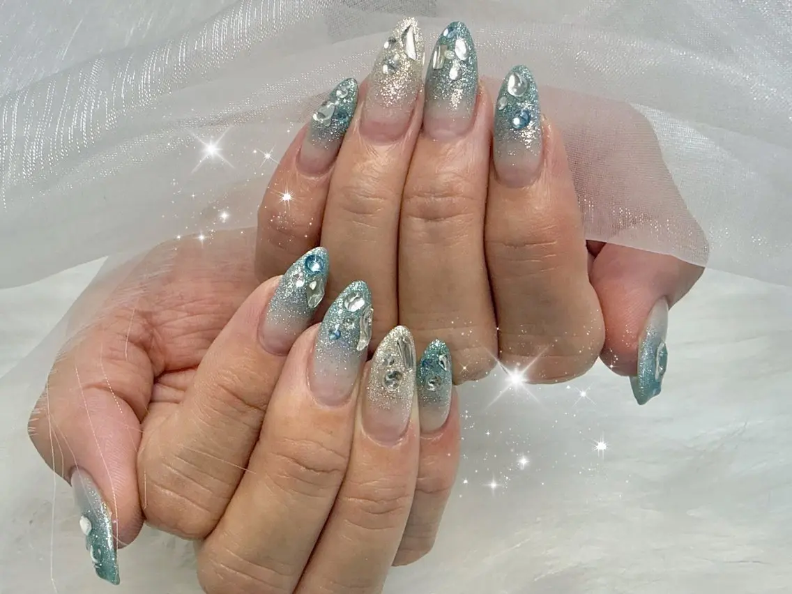 ミディアム ハンドネイル Lili Nail Studio西荻窪店のネイルデザイン