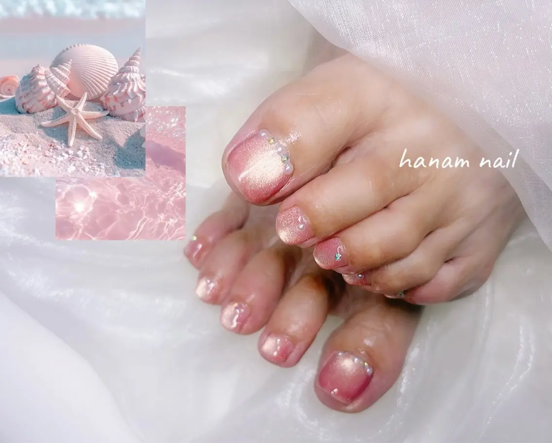ネイル フットネイル マグネットネイル ピンク フットネイル hanam nail 🌿🩵ハナムネイルのネイルデザイン